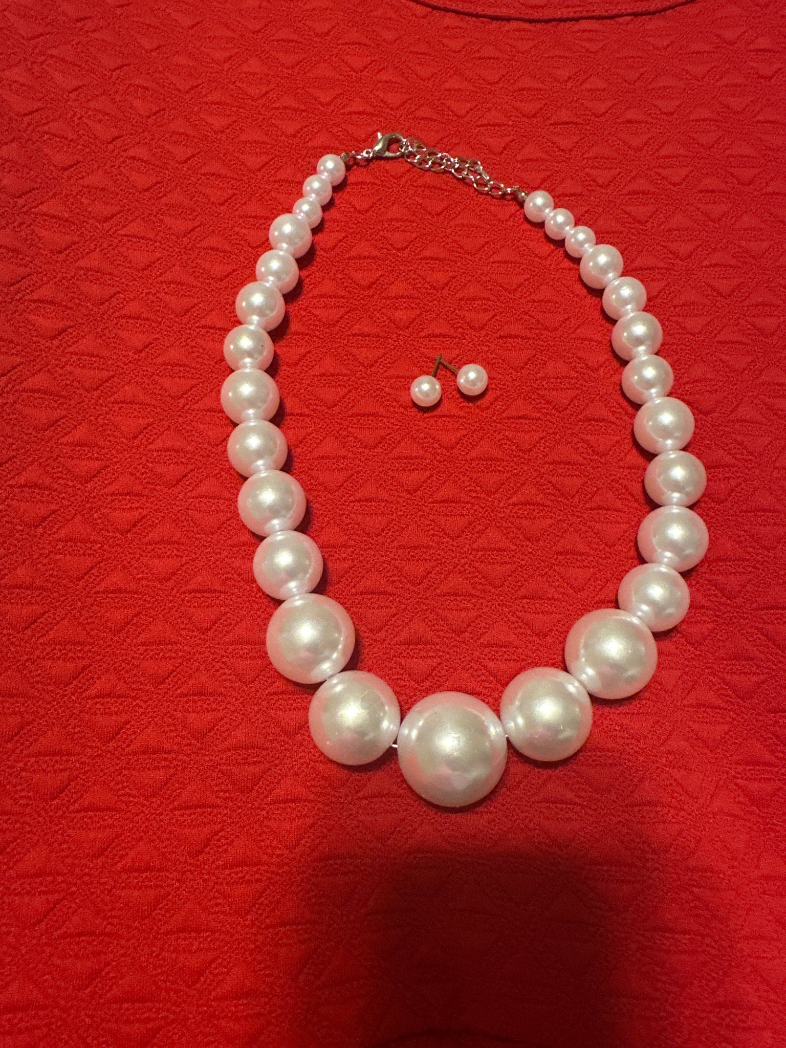 Classic Off White Pearl Necklace Set with Studs